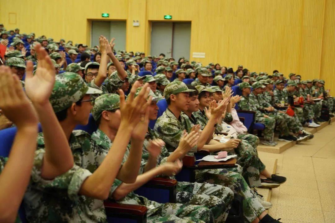 达沃斯手记|对话不是一锤子买卖 突破性和专业度缺一不可